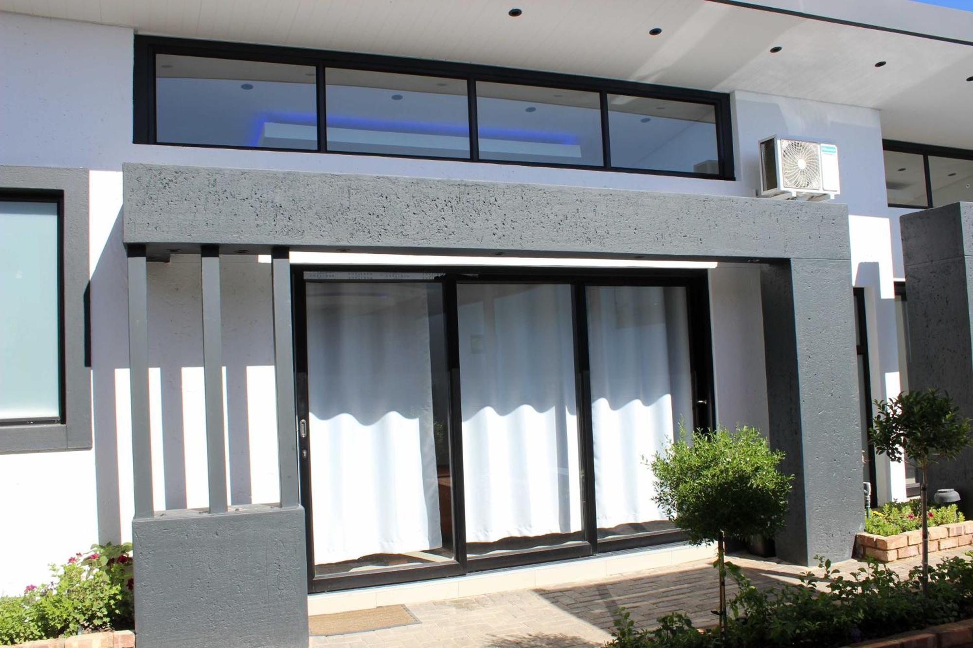 Deluxe Residence - Windhoek Exterior photo