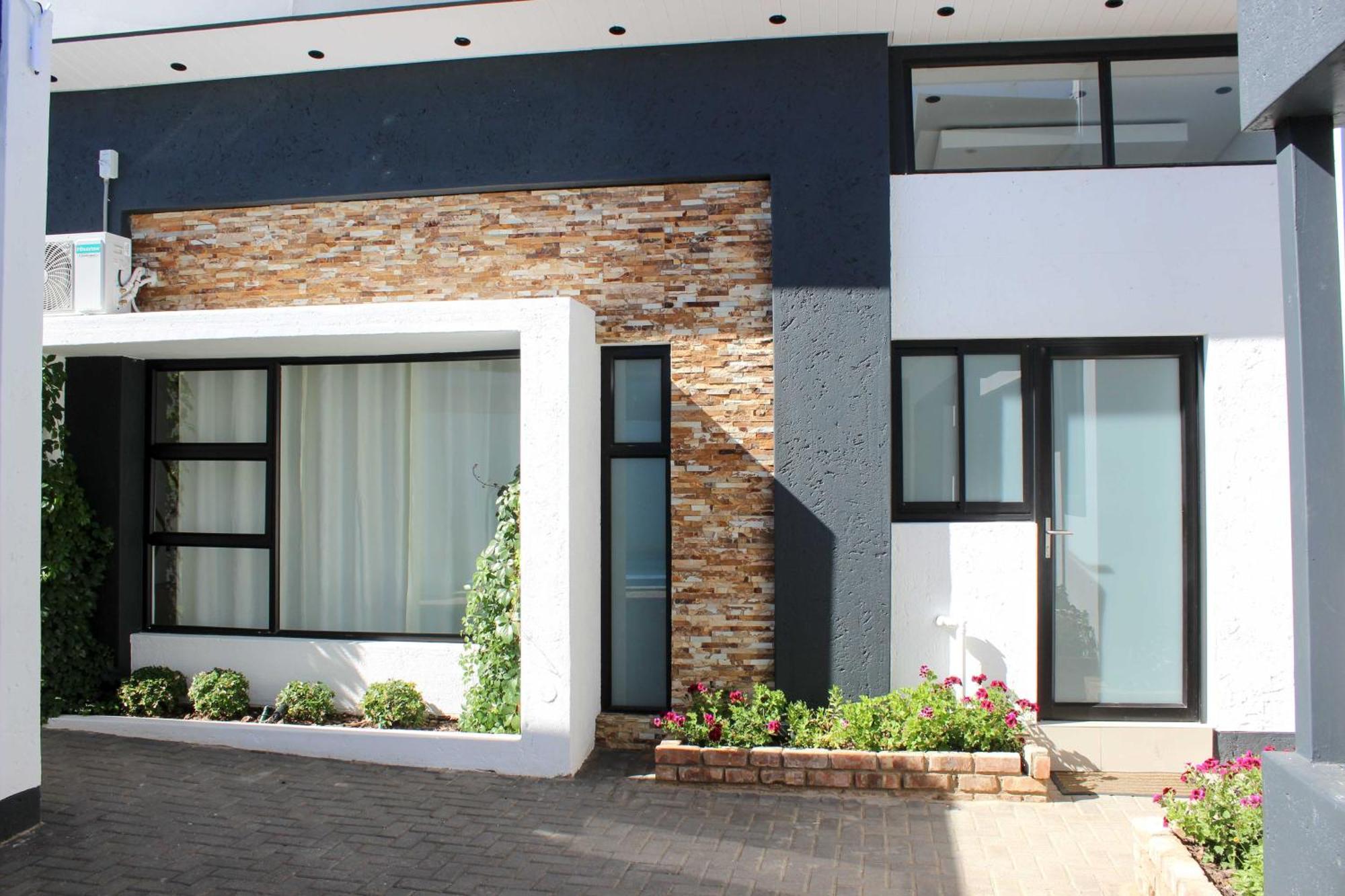 Deluxe Residence - Windhoek Exterior photo